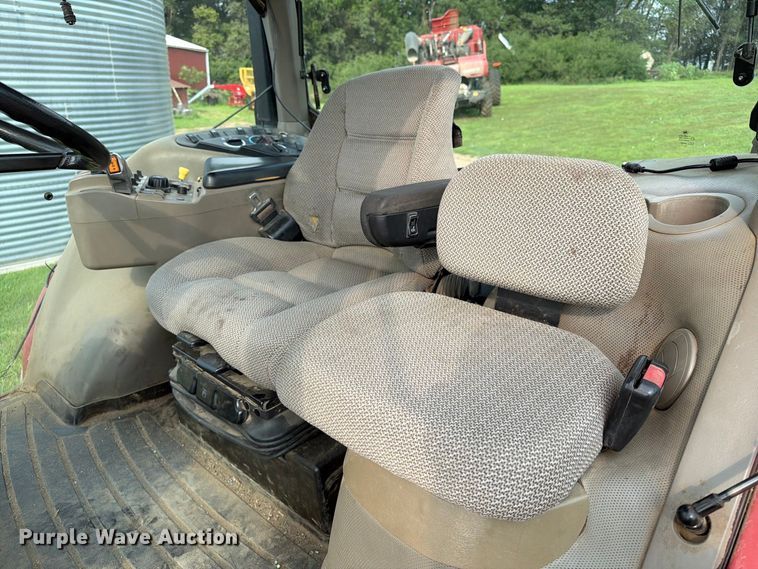 image for item EA0422 2009 Case IH Magnum 215 MFWD tractor