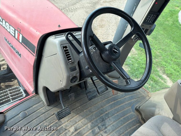 image for item EA0422 2009 Case IH Magnum 215 MFWD tractor