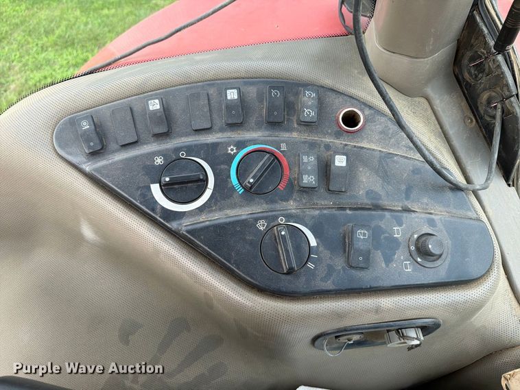 image for item EA0422 2009 Case IH Magnum 215 MFWD tractor