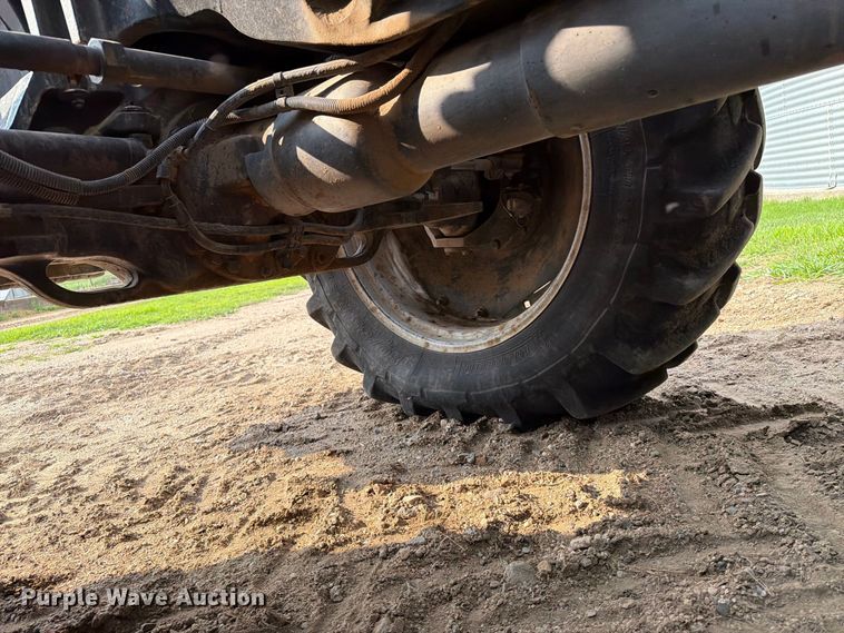 image for item EA0422 2009 Case IH Magnum 215 MFWD tractor