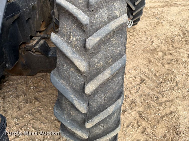 image for item EA0422 2009 Case IH Magnum 215 MFWD tractor