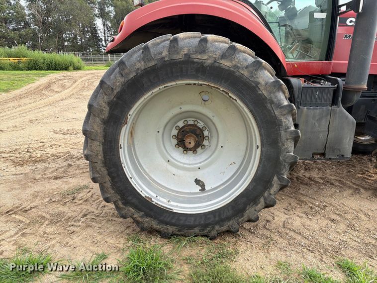 image for item EA0422 2009 Case IH Magnum 215 MFWD tractor