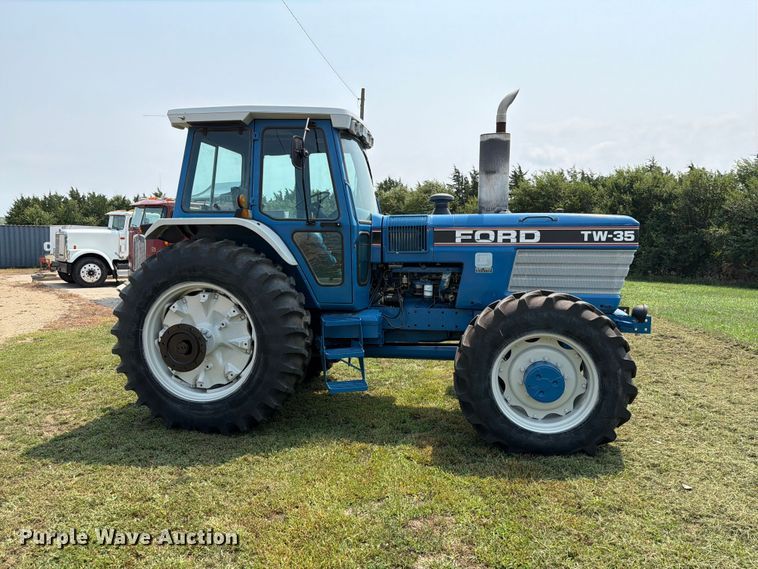 image for item EA0428 Ford TW-35 MFWD tractor