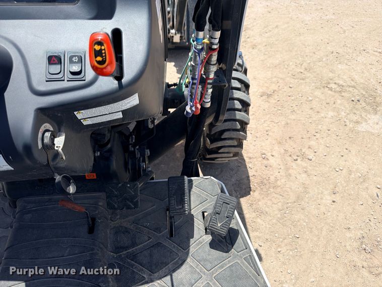 image for item ED5452 2024 Bobcat CT2040 HST MFWD tractor