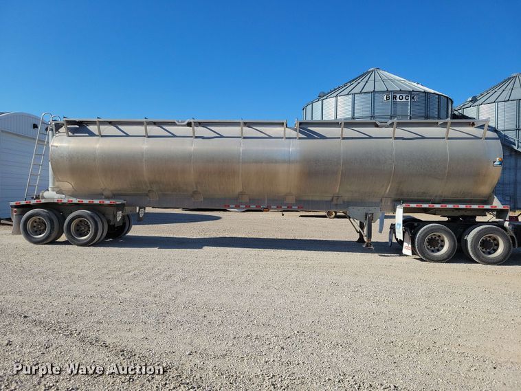image for item EE1182 2018 Warren feed delivery trailer
