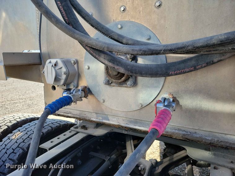image for item EE1182 2018 Warren feed delivery trailer