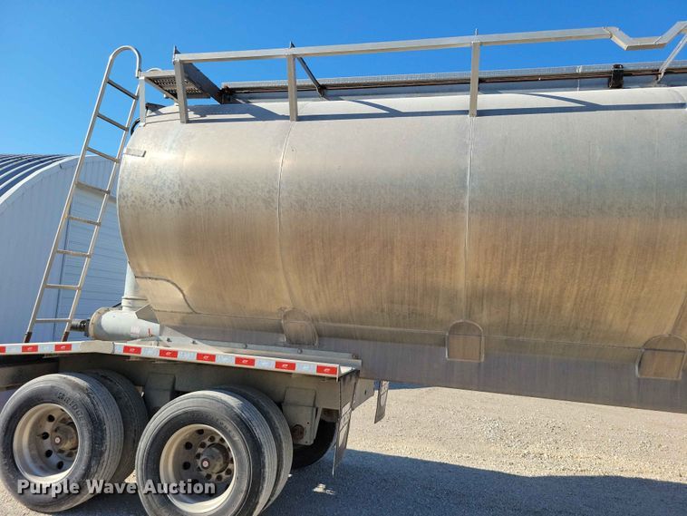 image for item EE1182 2018 Warren feed delivery trailer