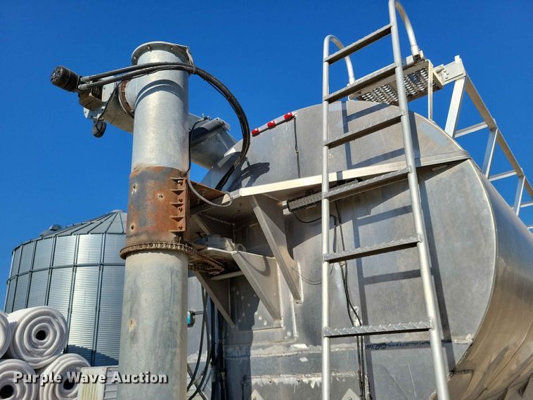 image for item EE1182 2018 Warren feed delivery trailer
