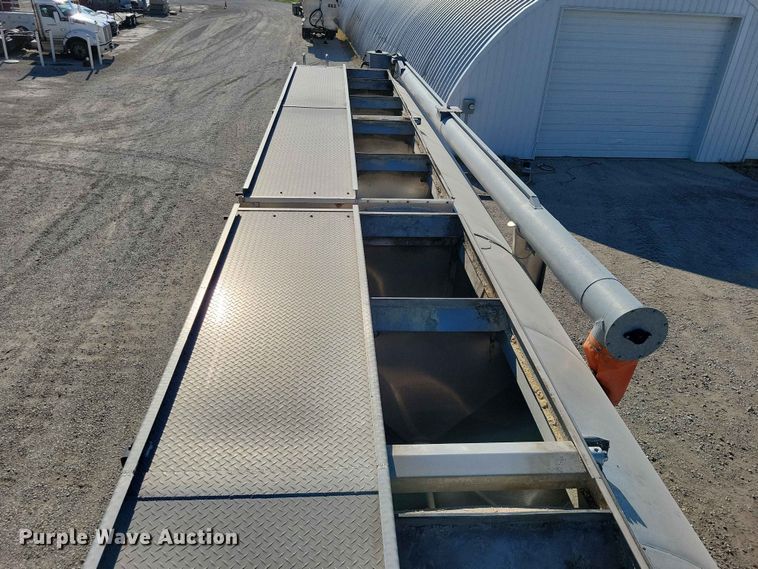 image for item EE1182 2018 Warren feed delivery trailer