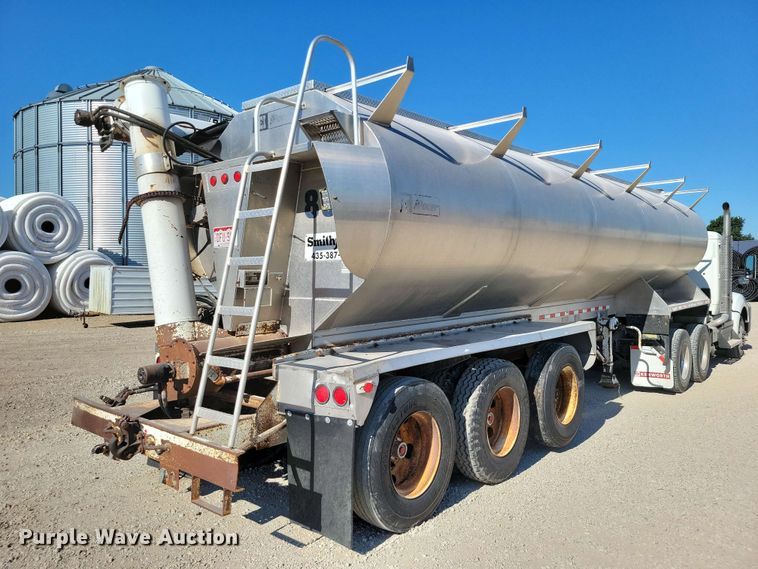 image for item EE1183 2000 CEI Pacer feed delivery trailer