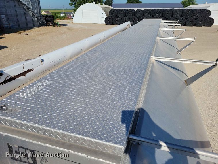 image for item EE1183 2000 CEI Pacer feed delivery trailer