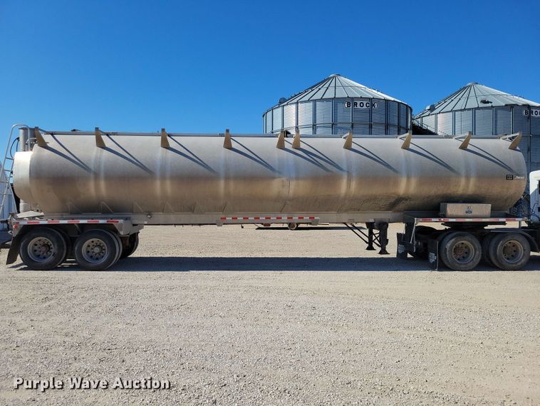 image for item EE1184 2013 CEI feed delivery trailer
