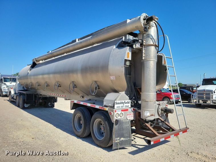 image for item EE1184 2013 CEI feed delivery trailer