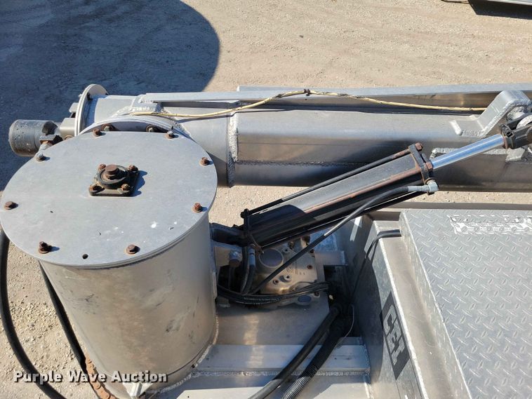 image for item EE1184 2013 CEI feed delivery trailer