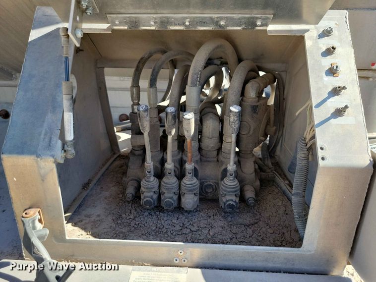 image for item EE1184 2013 CEI feed delivery trailer