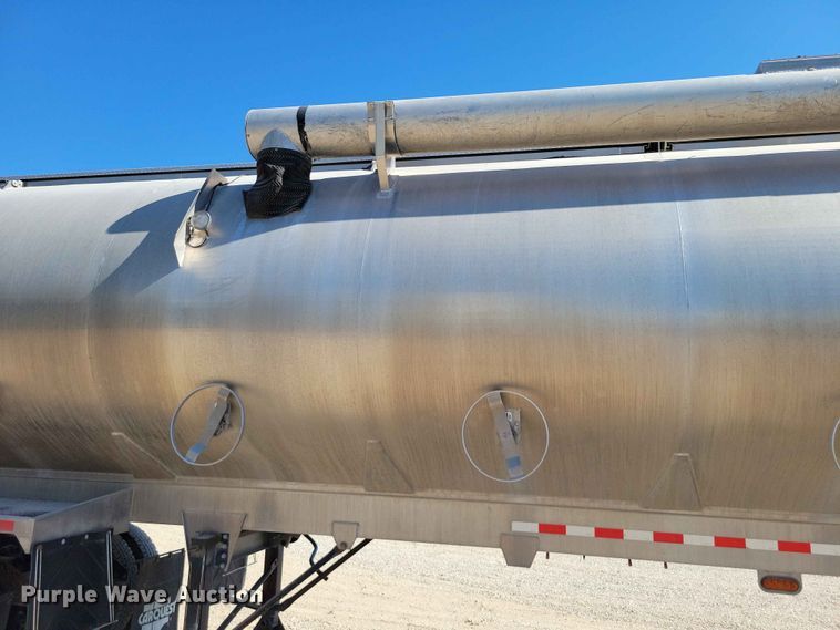 image for item EE1184 2013 CEI feed delivery trailer