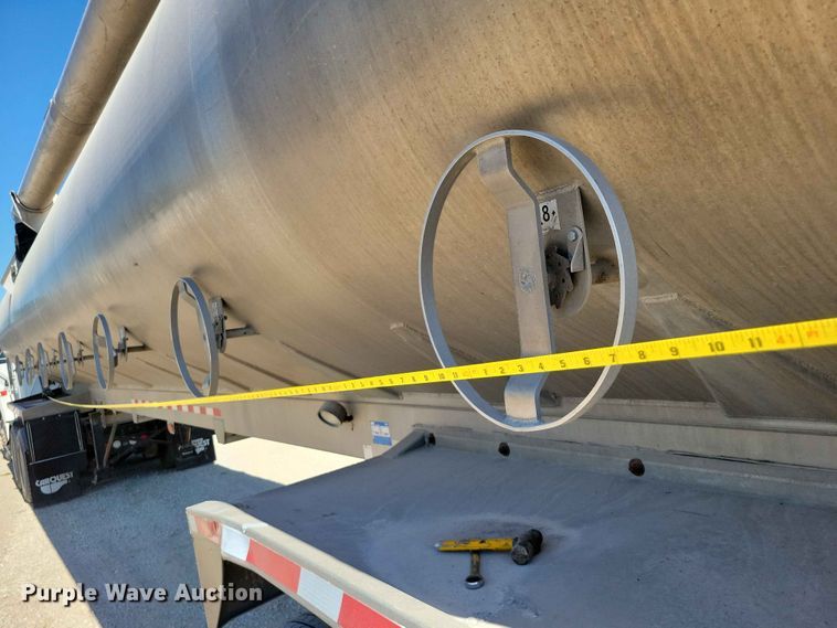 image for item EE1184 2013 CEI feed delivery trailer