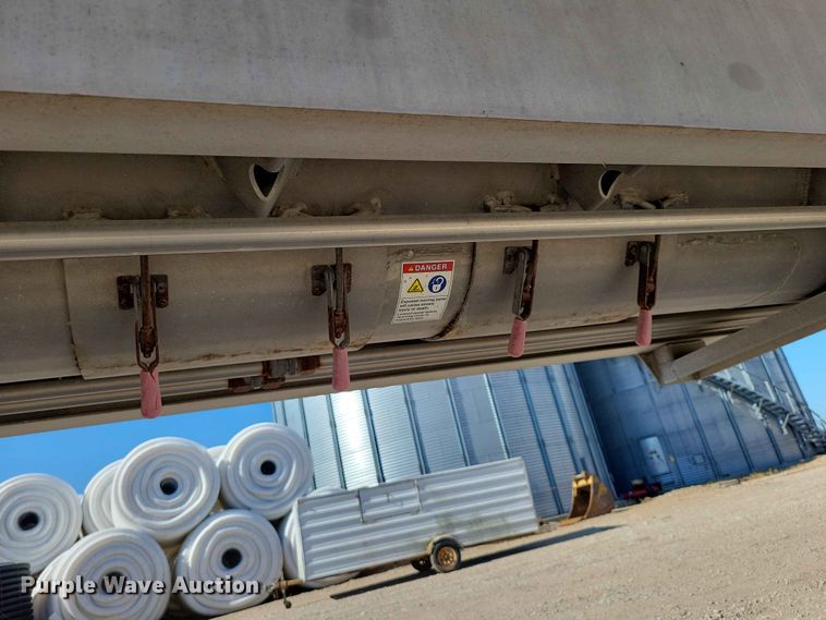 image for item EE1184 2013 CEI feed delivery trailer