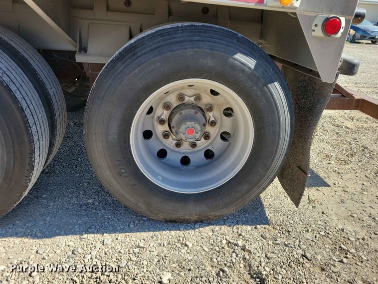 image for item EE1184 2013 CEI feed delivery trailer