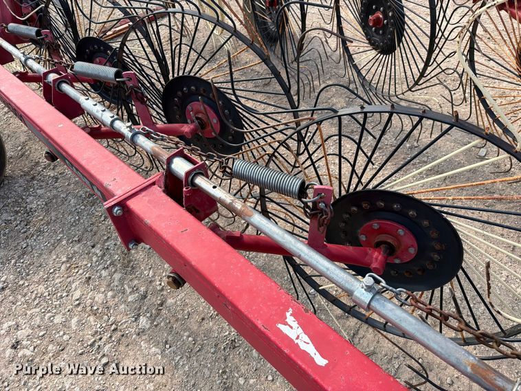 image for item EO8686 Case IH WRX301 hay rake