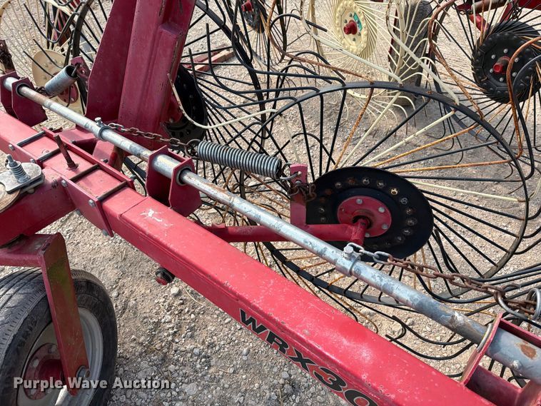 image for item EO8686 Case IH WRX301 hay rake