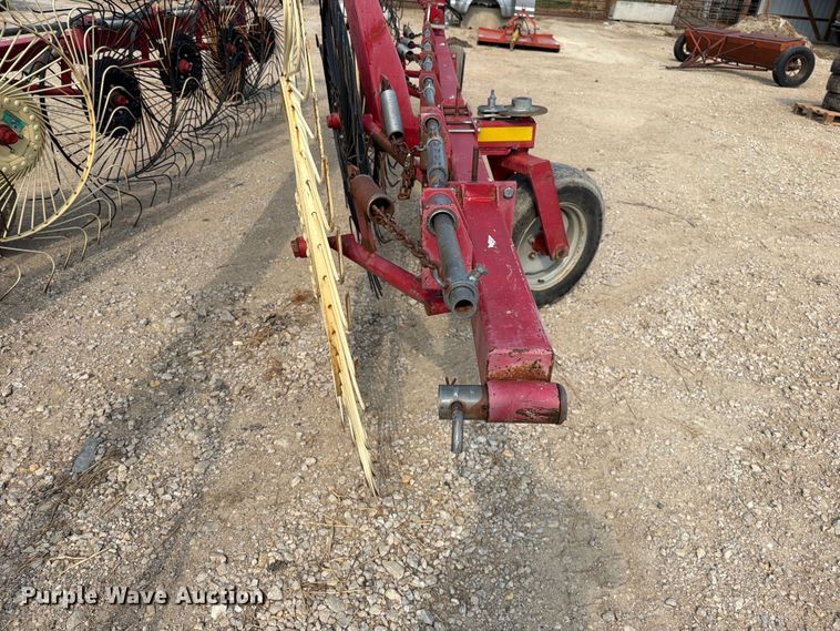 image for item EO8686 Case IH WRX301 hay rake