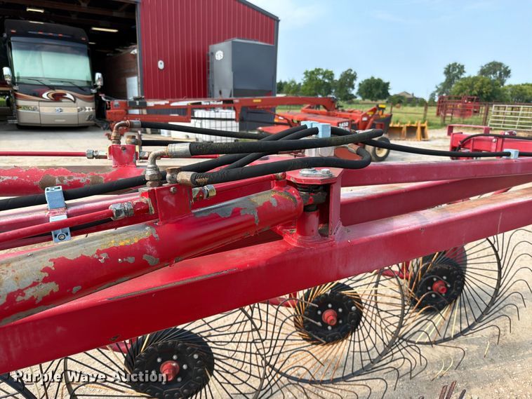 image for item EO8686 Case IH WRX301 hay rake