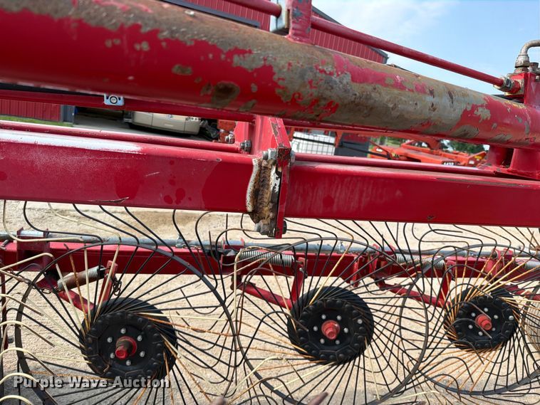 image for item EO8686 Case IH WRX301 hay rake