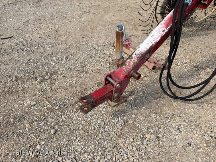 image for item EO8686 Case IH WRX301 hay rake