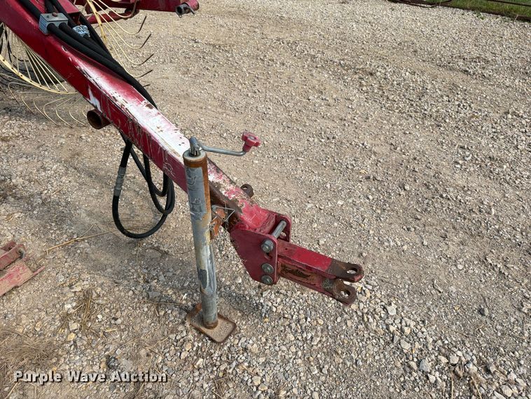 image for item EO8686 Case IH WRX301 hay rake