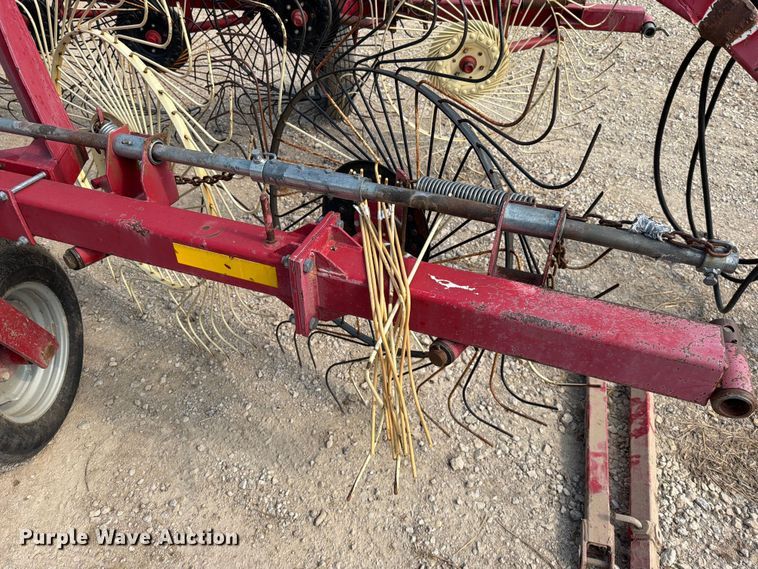 image for item EO8686 Case IH WRX301 hay rake