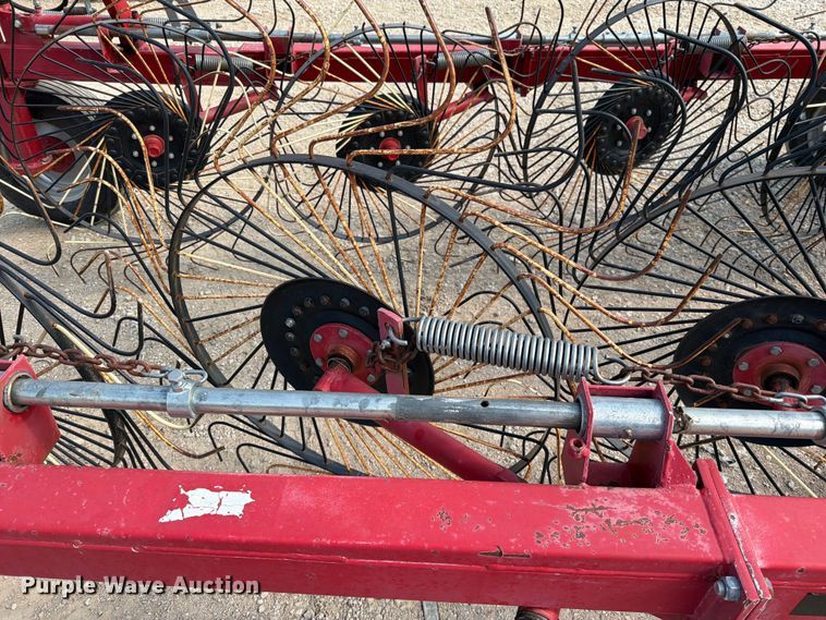 image for item EO8686 Case IH WRX301 hay rake