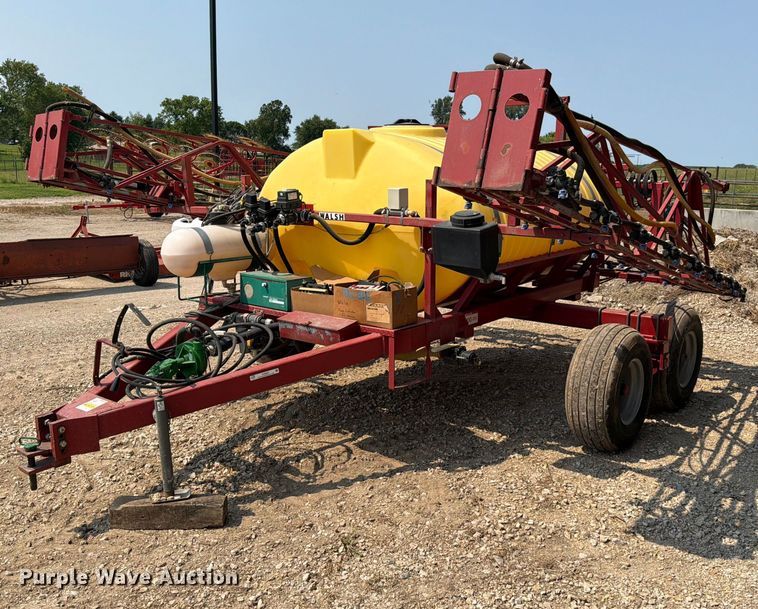 Miller St. Nazianz Walsh LP-1000 sprayer trailer
