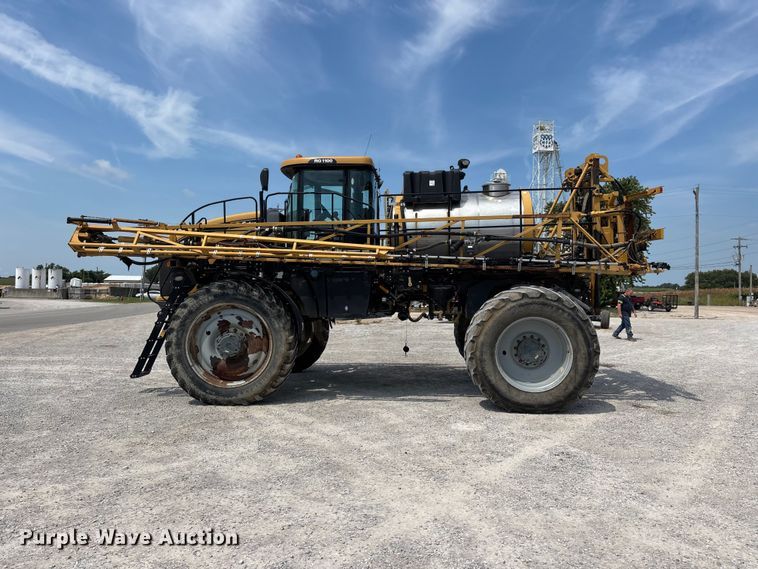 image for item ER3206 2014 Rogator RG1100 sprayer