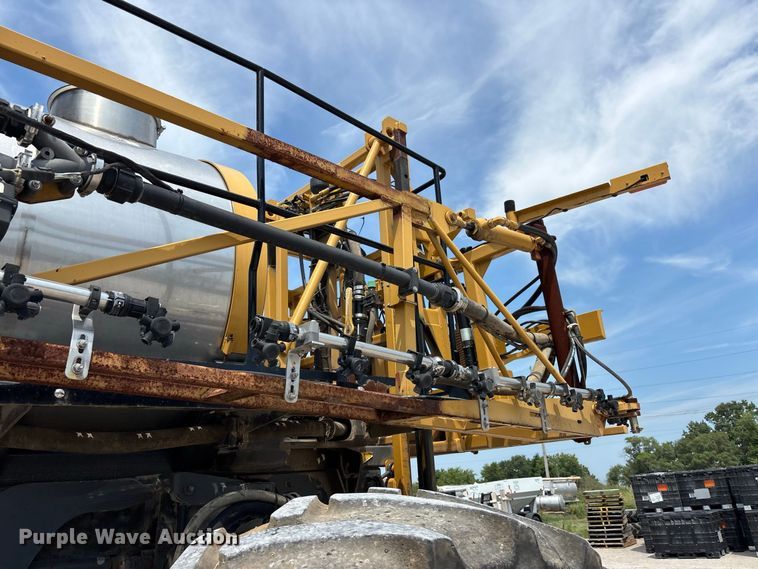 image for item ER3206 2014 Rogator RG1100 sprayer