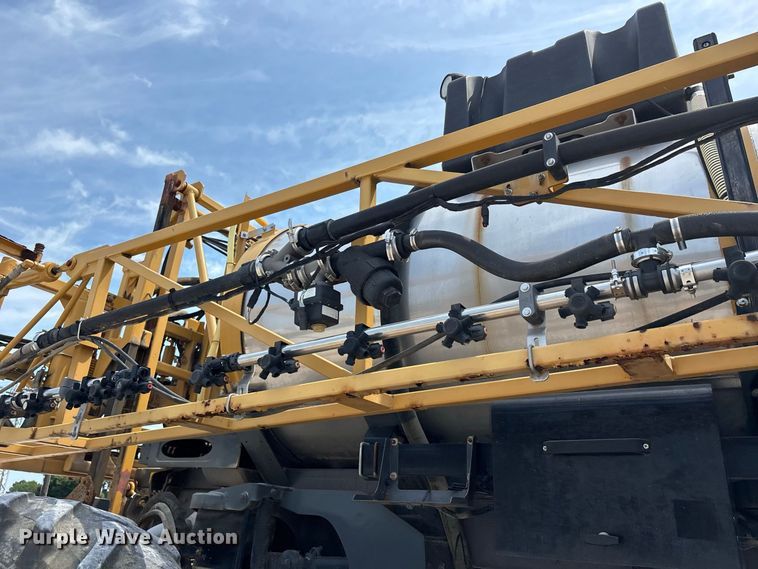 image for item ER3206 2014 Rogator RG1100 sprayer
