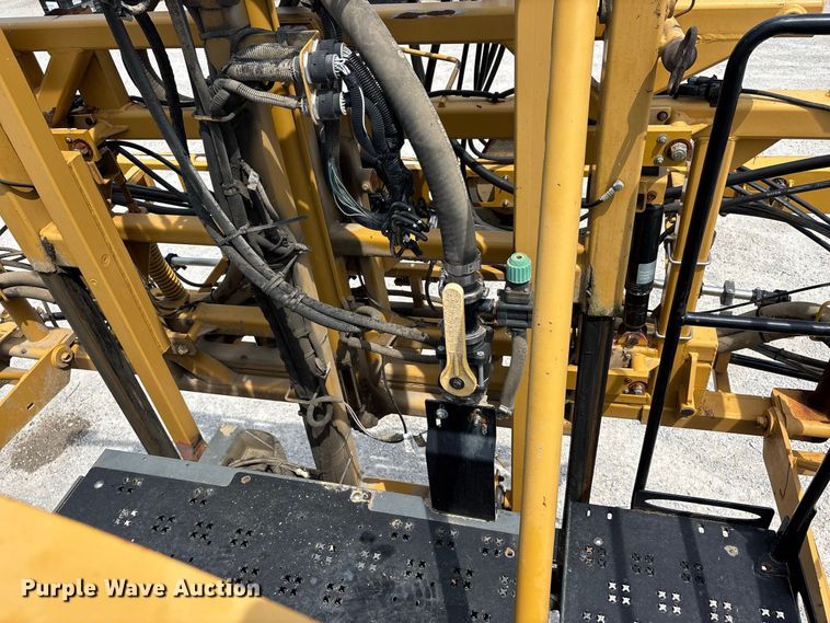 image for item ER3206 2014 Rogator RG1100 sprayer