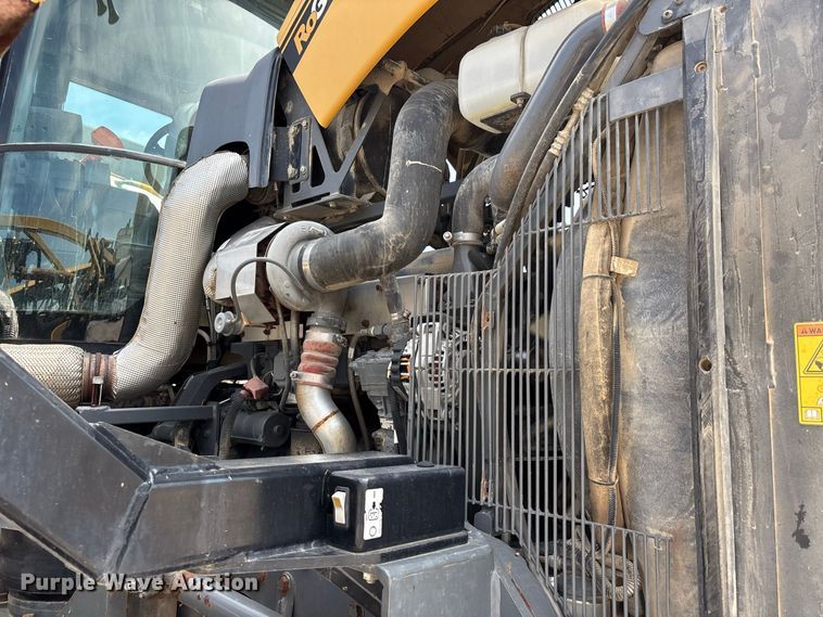 image for item ER3206 2014 Rogator RG1100 sprayer