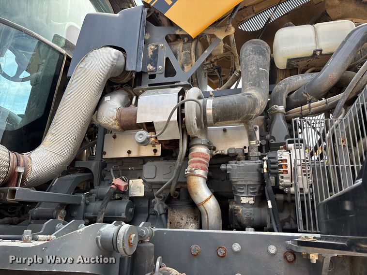 image for item ER3206 2014 Rogator RG1100 sprayer