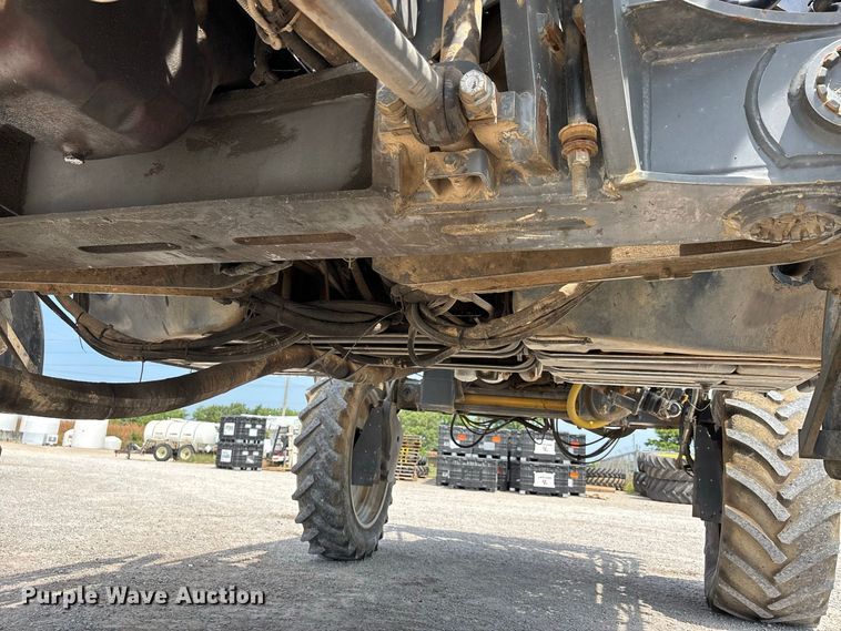 image for item ER3206 2014 Rogator RG1100 sprayer