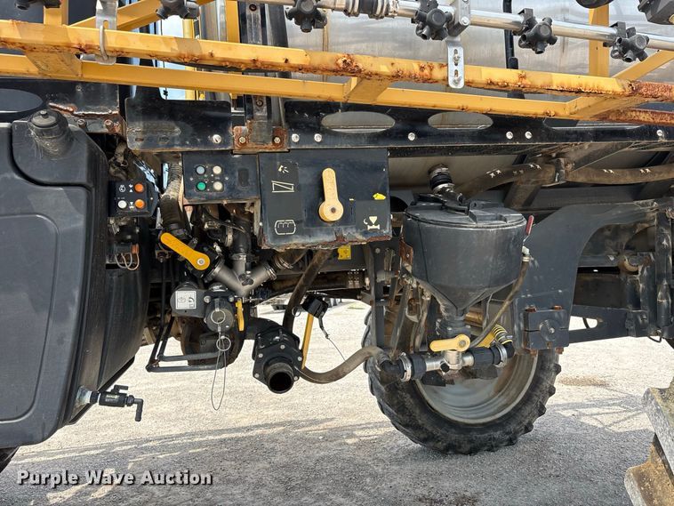 image for item ER3206 2014 Rogator RG1100 sprayer
