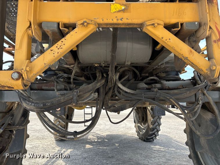 image for item ER3206 2014 Rogator RG1100 sprayer