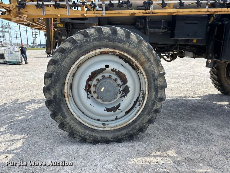 image for item ER3206 2014 Rogator RG1100 sprayer