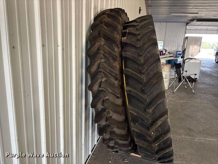 image for item ER3211 Tires and wheels