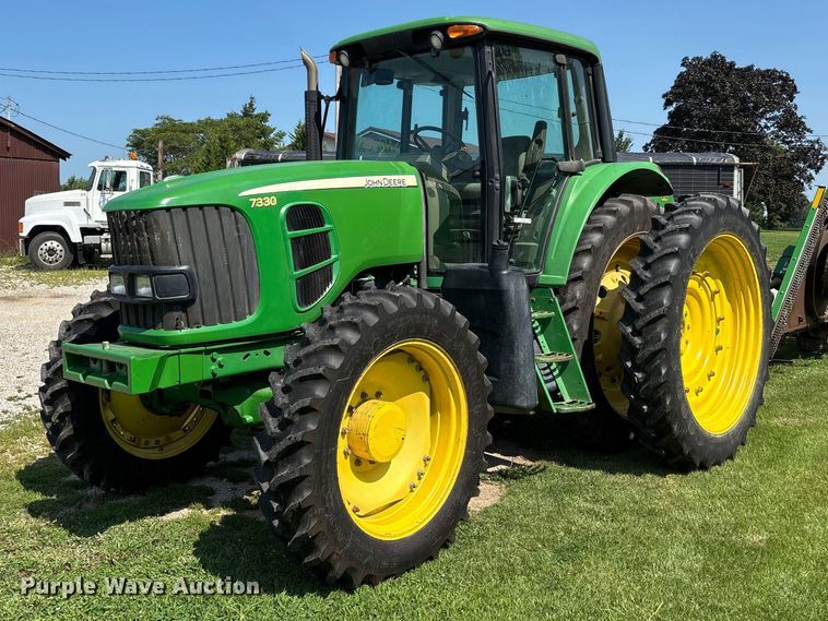 2011 John Deere 7330 MFWD tractor