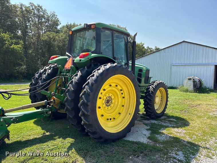 image for item ER3212 2011 John Deere 7330 MFWD tractor