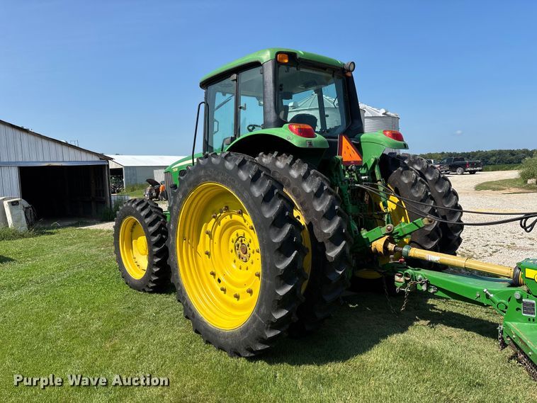 image for item ER3212 2011 John Deere 7330 MFWD tractor