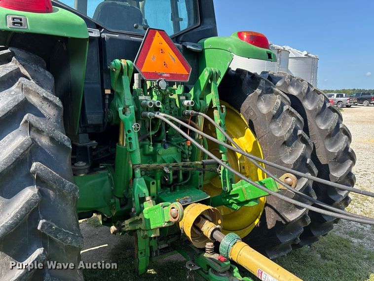 image for item ER3212 2011 John Deere 7330 MFWD tractor