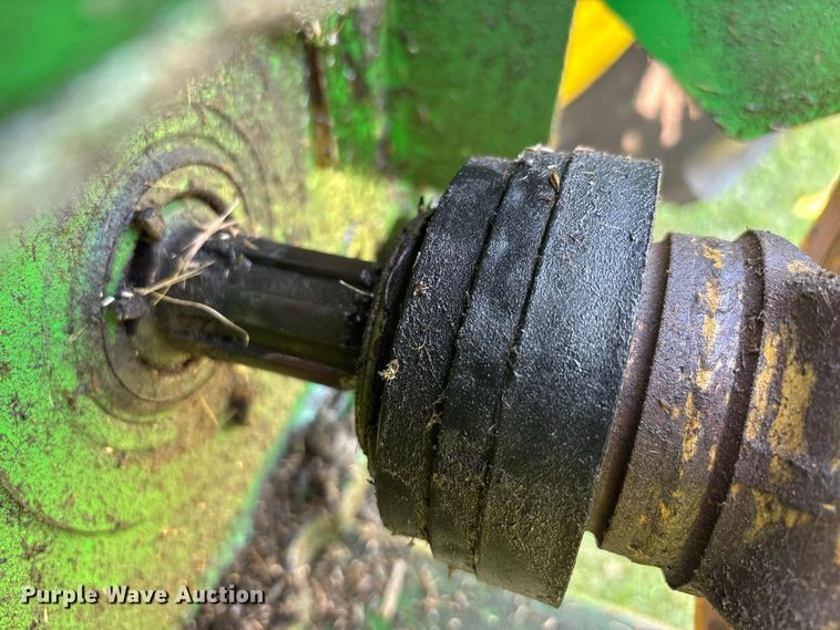 image for item ER3212 2011 John Deere 7330 MFWD tractor