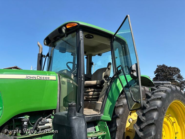 image for item ER3212 2011 John Deere 7330 MFWD tractor